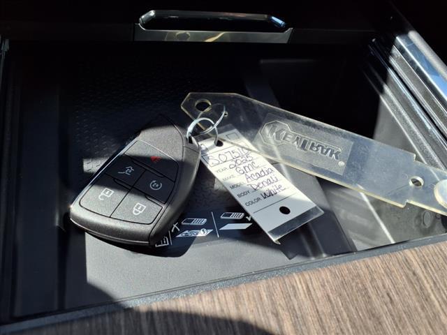 Photo of 2025 Summit White GMC Acadia