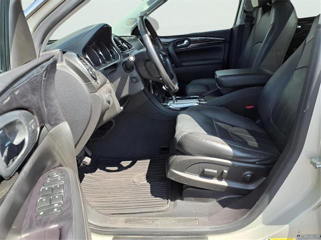 Photo of 2017 Sparkling Silver Metallic Buick Enclave