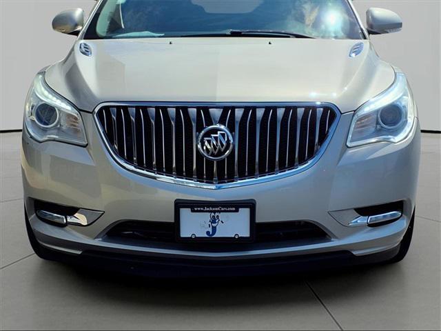 Photo of 2017 Sparkling Silver Metallic Buick Enclave