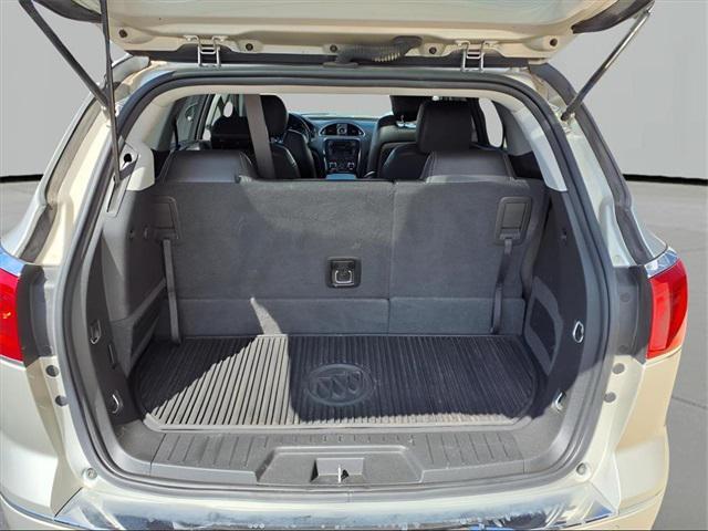 Photo of 2017 Sparkling Silver Metallic Buick Enclave
