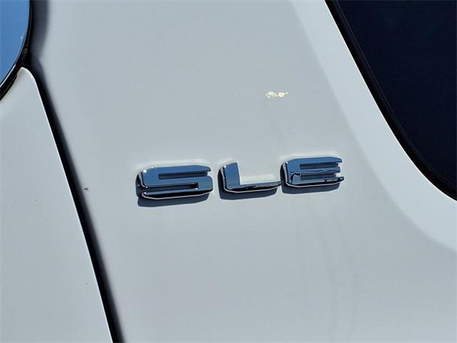Photo of 2023 Summit White GMC Acadia