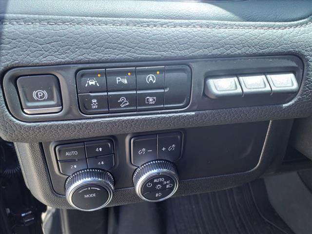 Photo of 2024 Onyx Black GMC Yukon XL