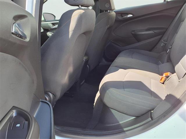 Photo of 2018 Summit White Chevrolet Cruze