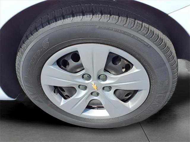 Photo of 2018 Summit White Chevrolet Cruze