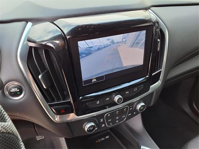 Photo of 2022 Mosaic Black Metallic Chevrolet Traverse