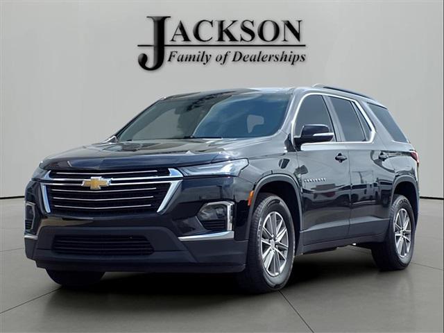 Photo of 2022 Mosaic Black Metallic Chevrolet Traverse