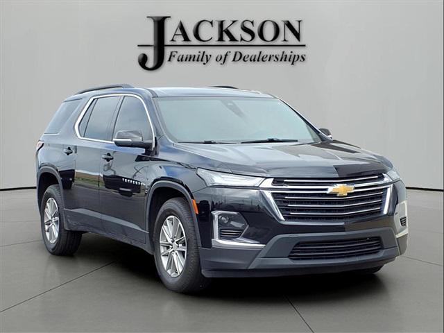 Photo of 2022 Mosaic Black Metallic Chevrolet Traverse