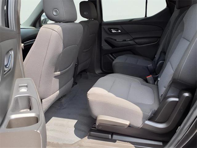 Photo of 2022 Mosaic Black Metallic Chevrolet Traverse