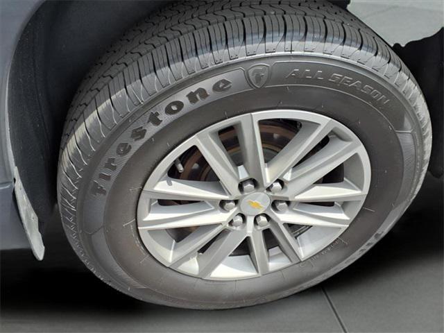 Photo of 2022 Mosaic Black Metallic Chevrolet Traverse