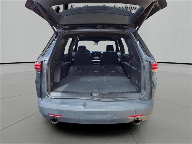 Photo of 2022 Mosaic Black Metallic Chevrolet Traverse