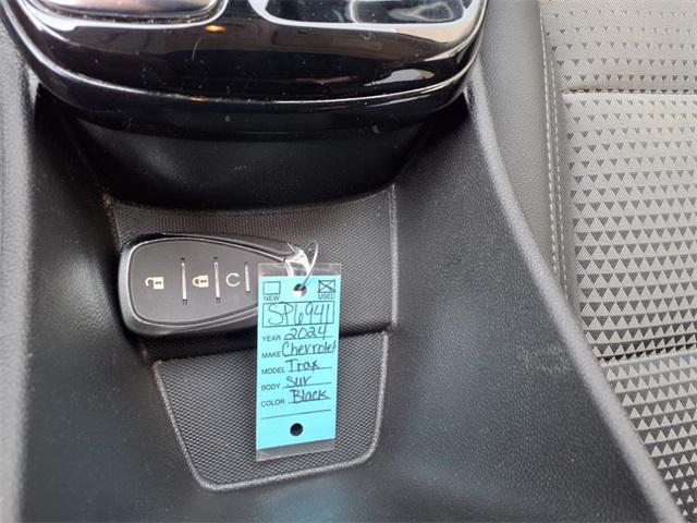 Photo of 2024 Mosaic Black Metallic Chevrolet Trax