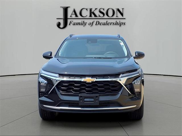 Photo of 2024 Mosaic Black Metallic Chevrolet Trax