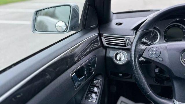 Photo of 2010 Silver Mercedes-Benz E-Class