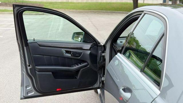 Photo of 2010 Silver Mercedes-Benz E-Class