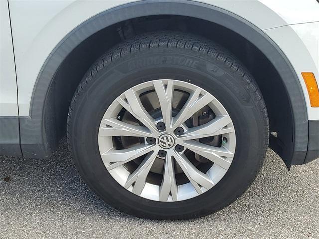Photo of 2018 Pure White Volkswagen Tiguan