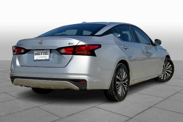 Photo of 2023 Brilliant Silver Metallic Nissan Altima