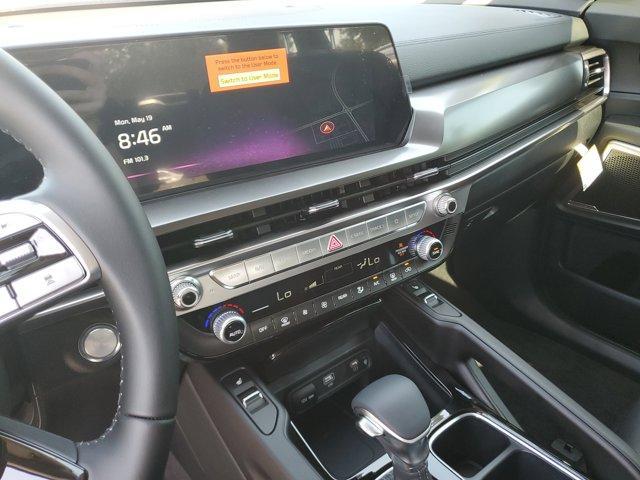 Photo of 2025 Everlasting Silver Kia Telluride