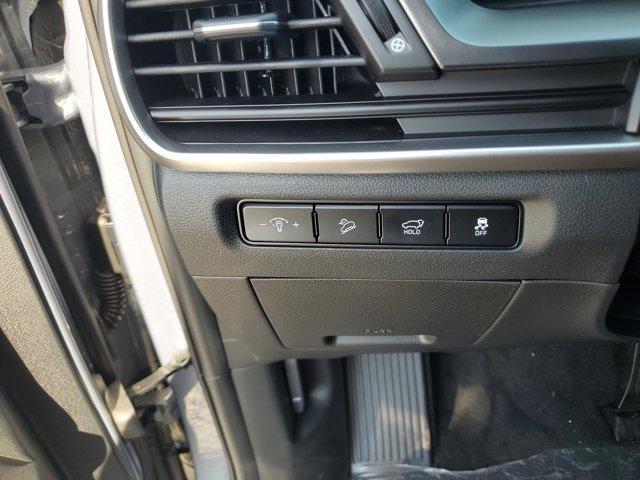 Photo of 2025 Everlasting Silver Kia Telluride