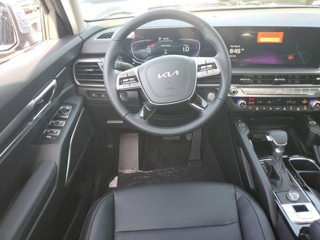 Photo of 2025 Everlasting Silver Kia Telluride