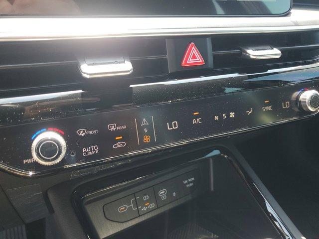 Photo of 2025 Aurora Black Pearl Kia K5