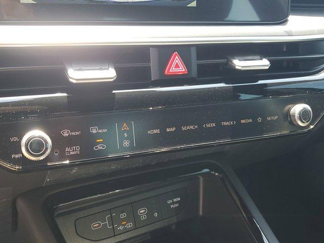 Photo of 2025 Aurora Black Pearl Kia K5