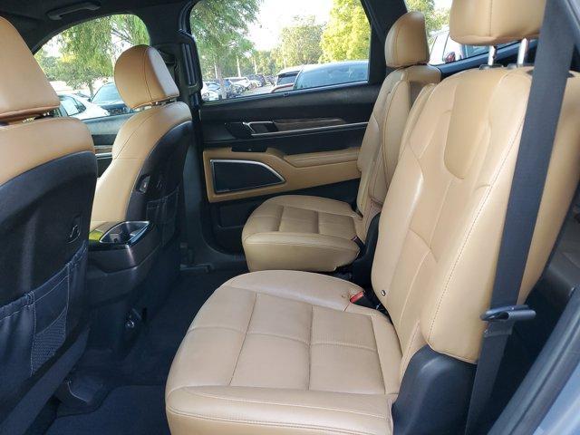 Photo of 2022 Everlasting Silver Kia Telluride