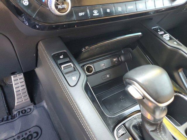Photo of 2022 Everlasting Silver Kia Telluride