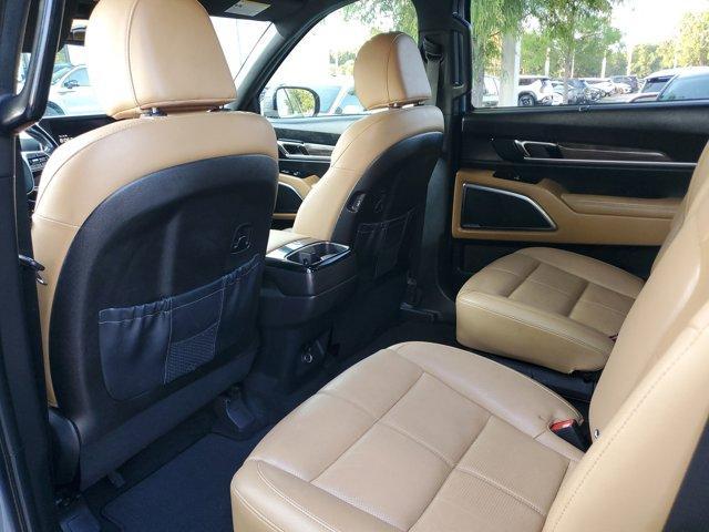 Photo of 2022 Everlasting Silver Kia Telluride