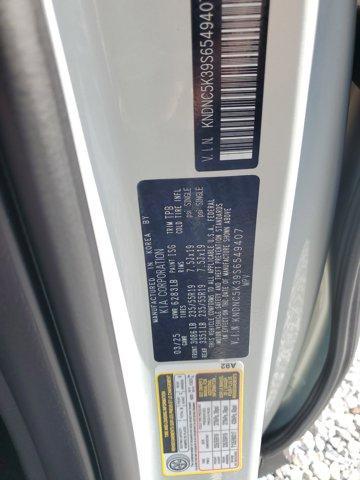 Photo of 2025 Ivory Silver Kia Carnival