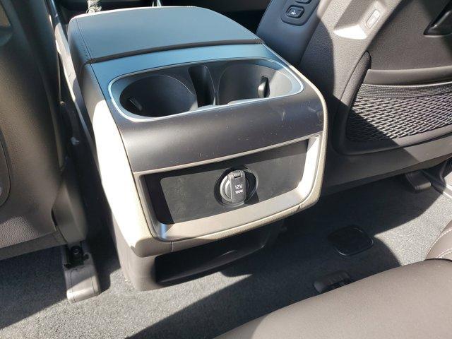 Photo of 2025 Ivory Silver Kia Carnival