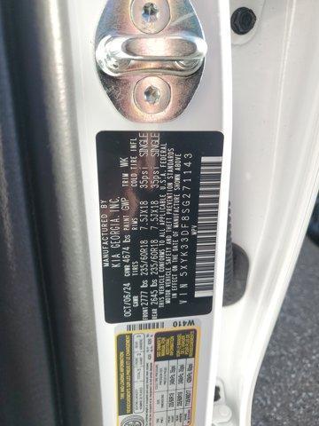 Photo of 2025 Glacial White Pearl Kia Sportage