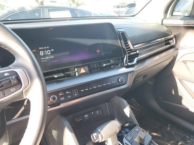 Photo of 2025 Glacial White Pearl Kia Sportage