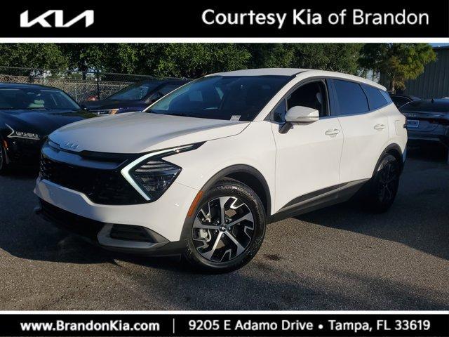 Photo of 2025 Glacial White Pearl Kia Sportage