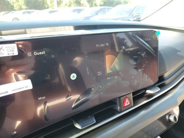Photo of 2025 Ivory Silver Kia Carnival Hybrid