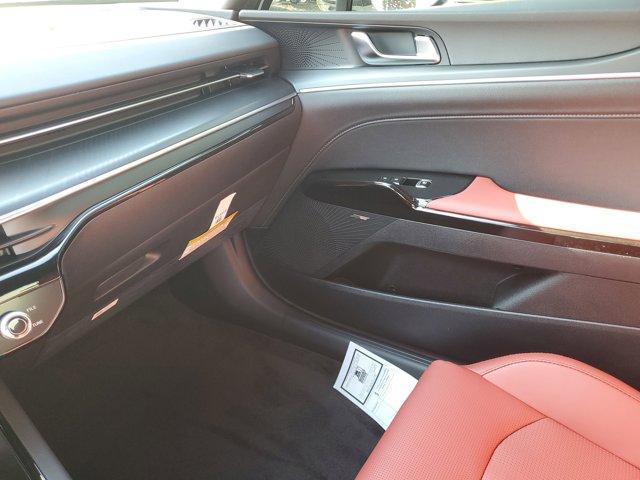 Photo of 2025 Snow White Pearl Kia K5