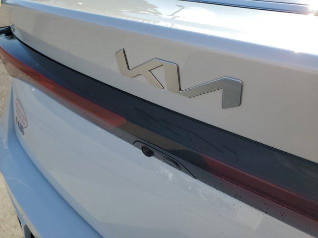 Photo of 2025 Snow White Pearl Kia K5