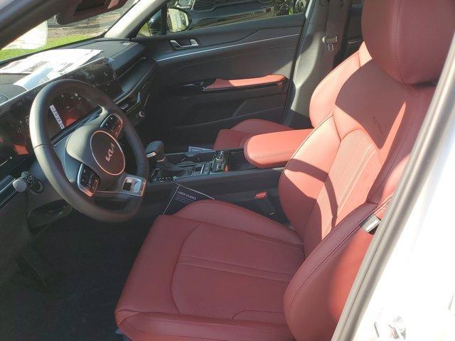 Photo of 2025 Snow White Pearl Kia K5
