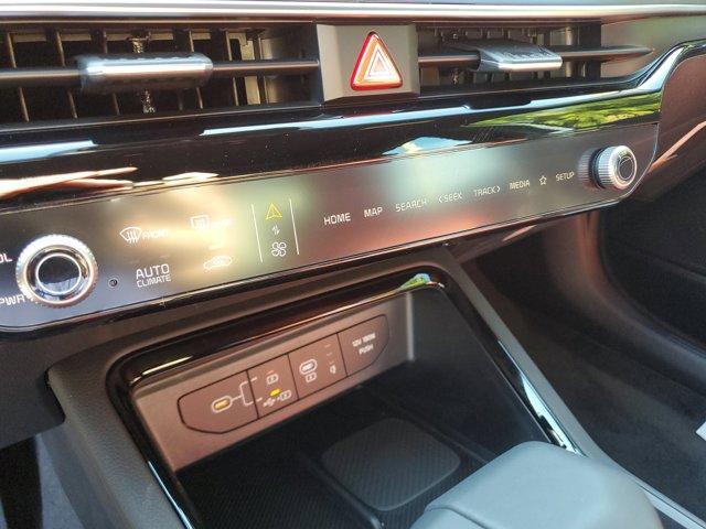 Photo of 2025 Snow White Pearl Kia K5