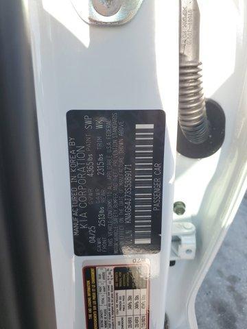 Photo of 2025 Snow White Pearl Kia K5