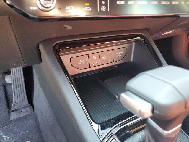 Photo of 2025 Snow White Pearl Kia K5