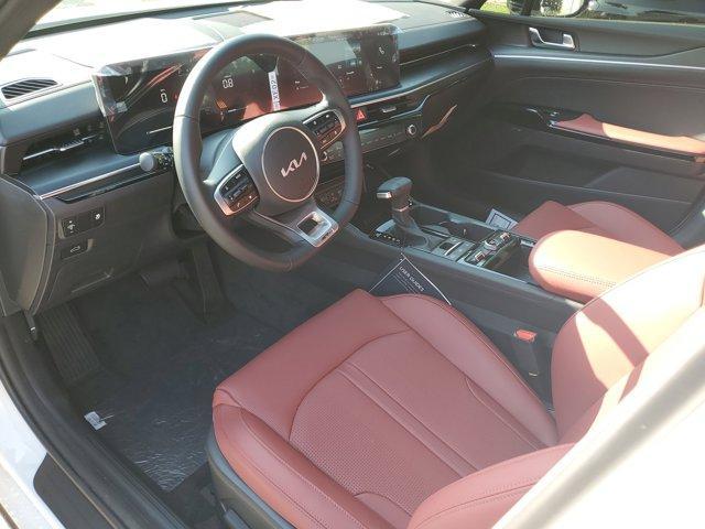 Photo of 2025 Snow White Pearl Kia K5