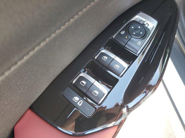 Photo of 2025 Snow White Pearl Kia K5