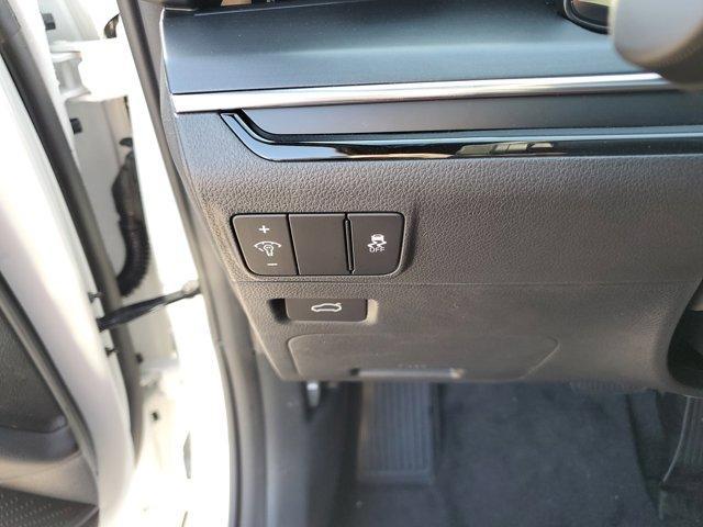 Photo of 2025 Snow White Pearl Kia K5