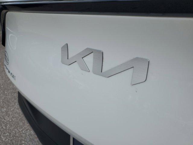 Photo of 2025 Snow White Pearl Kia Sportage