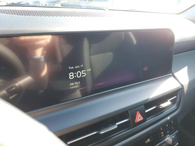 Photo of 2025 Snow White Pearl Kia Seltos