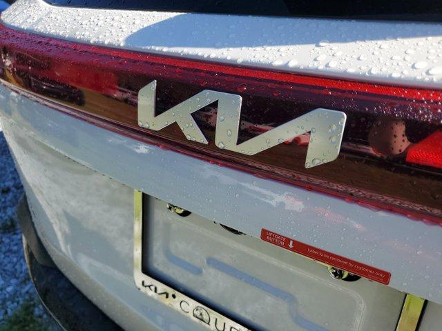 Photo of 2025 Snow White Pearl Kia Seltos