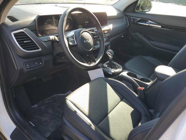 Photo of 2025 Snow White Pearl Kia Seltos