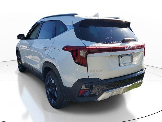 Photo of 2025 Snow White Pearl Kia Seltos