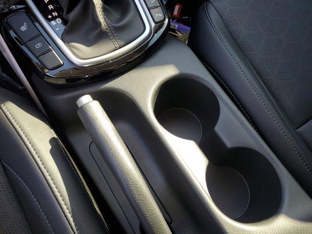 Photo of 2025 Snow White Pearl Kia Seltos