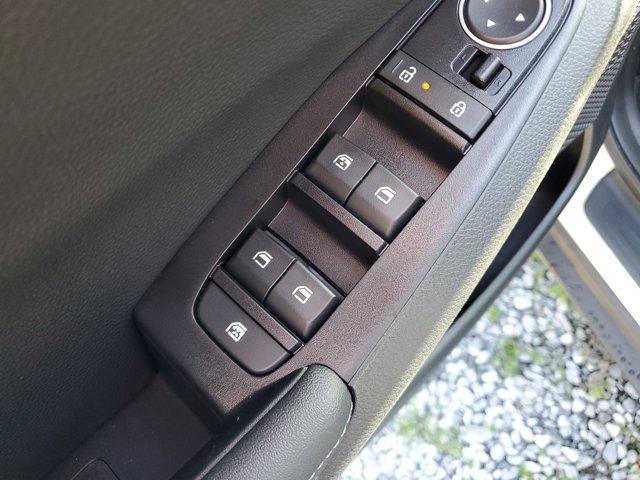 Photo of 2025 Snow White Pearl Kia Seltos